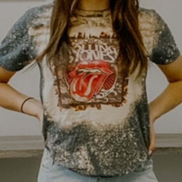 ROLLING GRAPHIC TEE - Picture 3 of 4